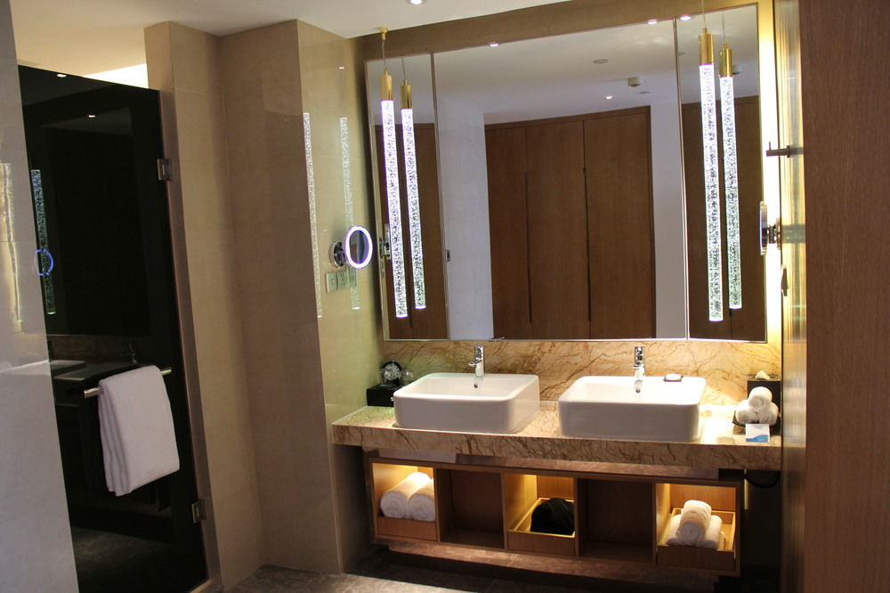 Radisson Blu Hotel Kashgar Bagian luar foto