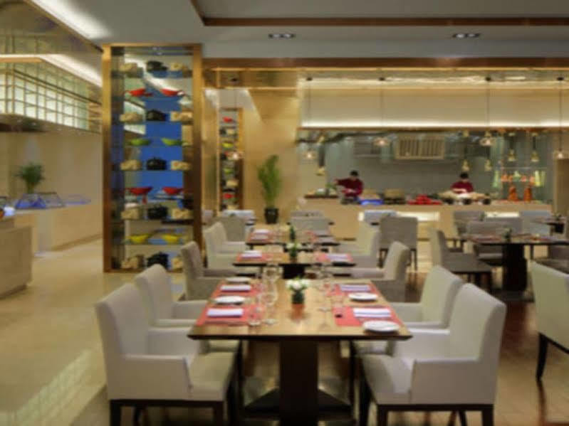 Radisson Blu Hotel Kashgar Bagian luar foto
