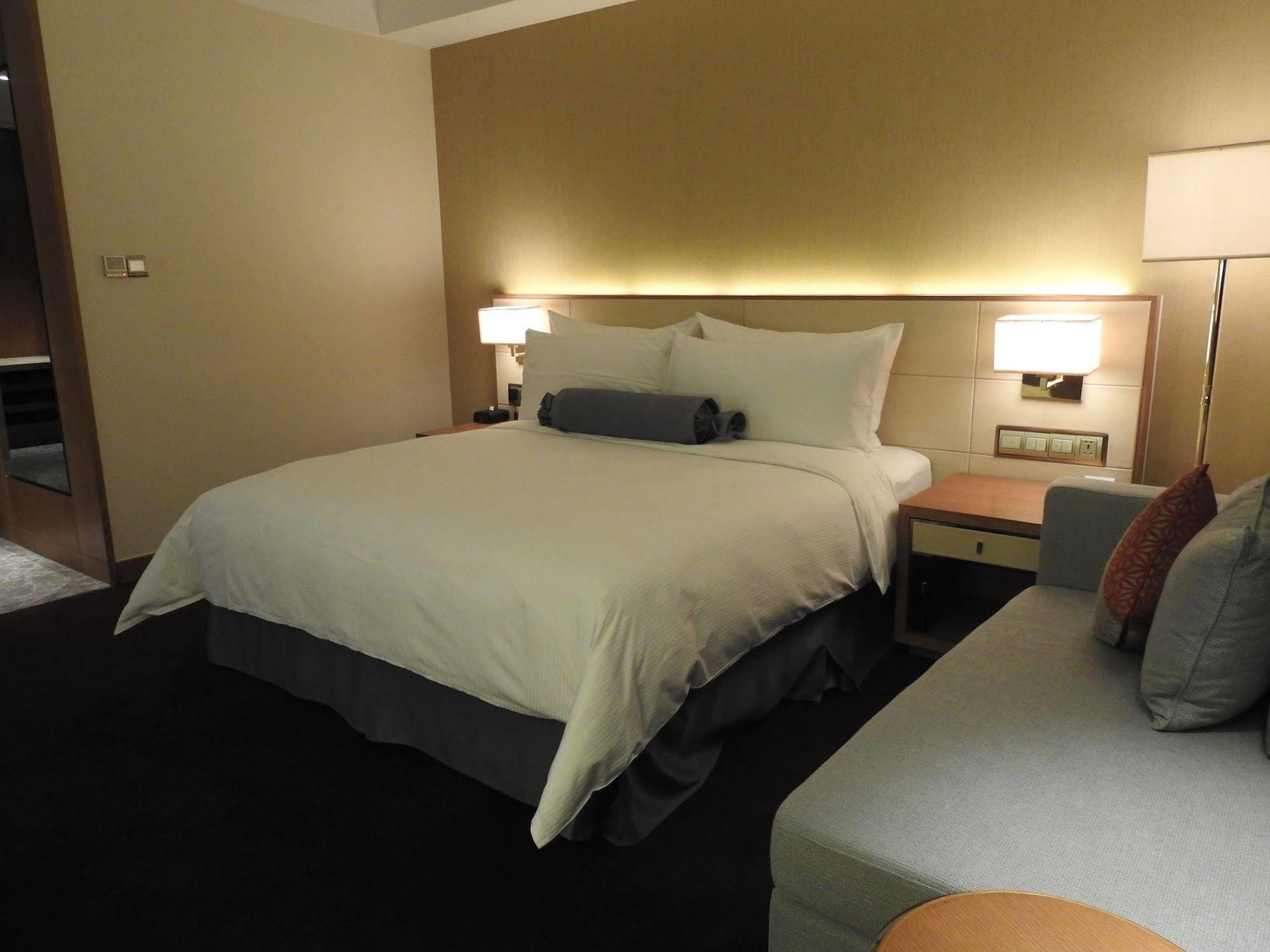 Radisson Blu Hotel Kashgar Bagian luar foto