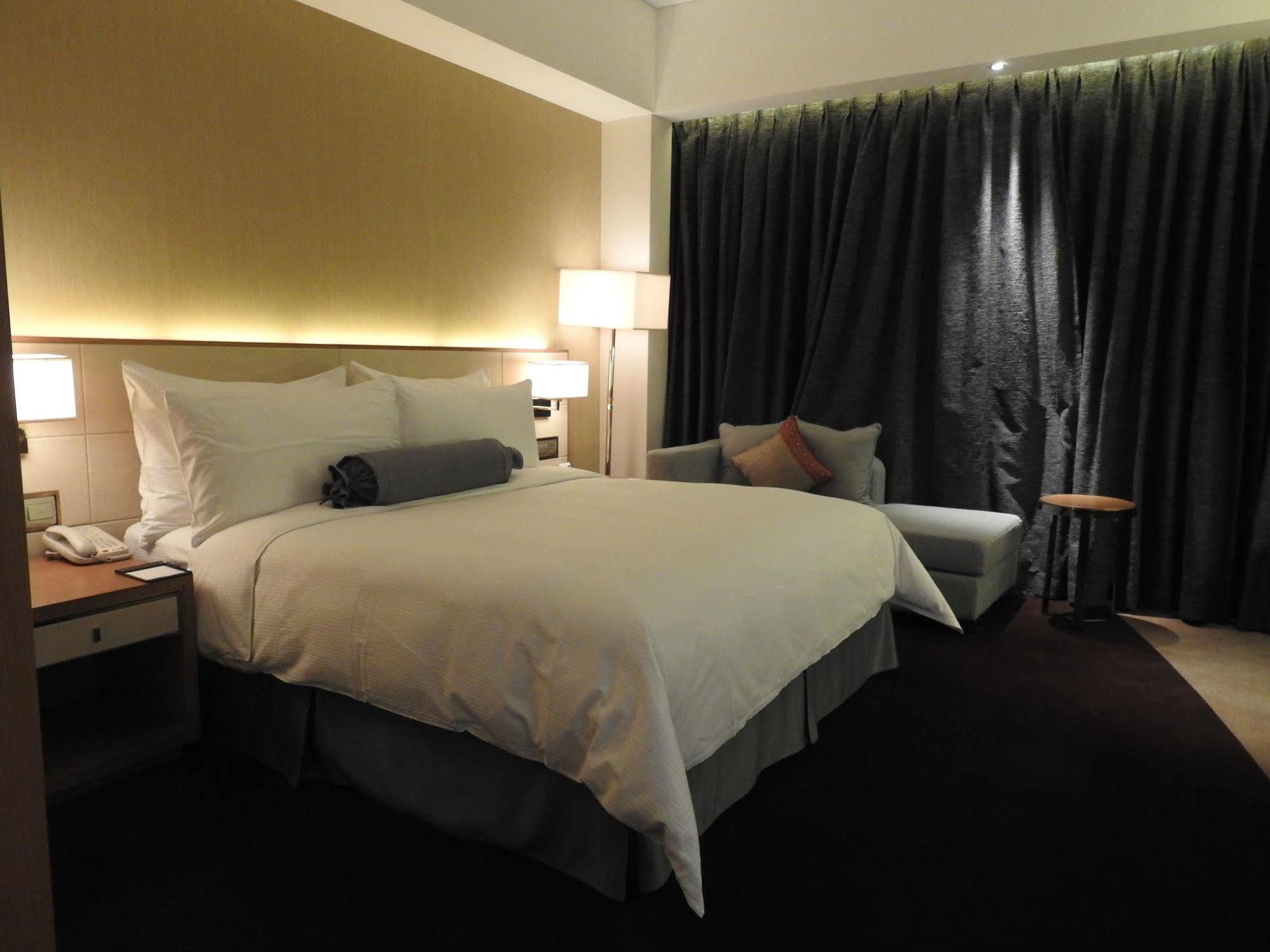 Radisson Blu Hotel Kashgar Bagian luar foto