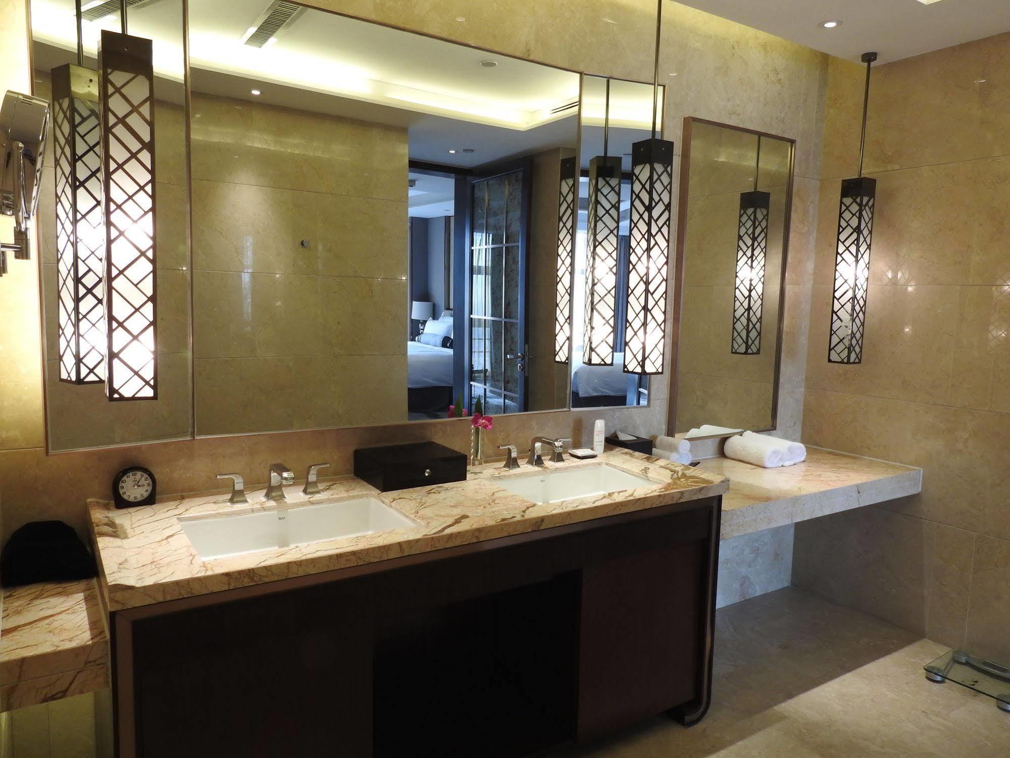 Radisson Blu Hotel Kashgar Bagian luar foto